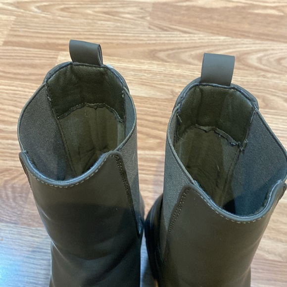 Army Green/khaki Rain Boots. Size 7 - Picture 10 of 10